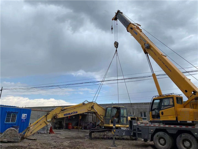 任丘市25吨吊车的工作半径是多少？